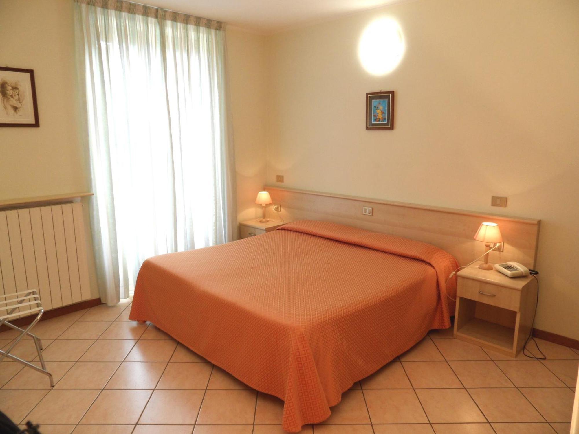 Casa Vacanze Touring Вербания Екстериор снимка