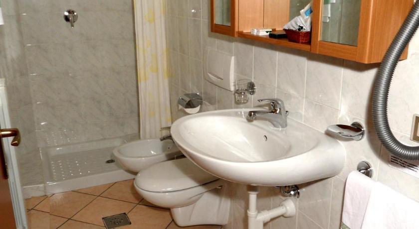 Casa Vacanze Touring Вербания Стая снимка